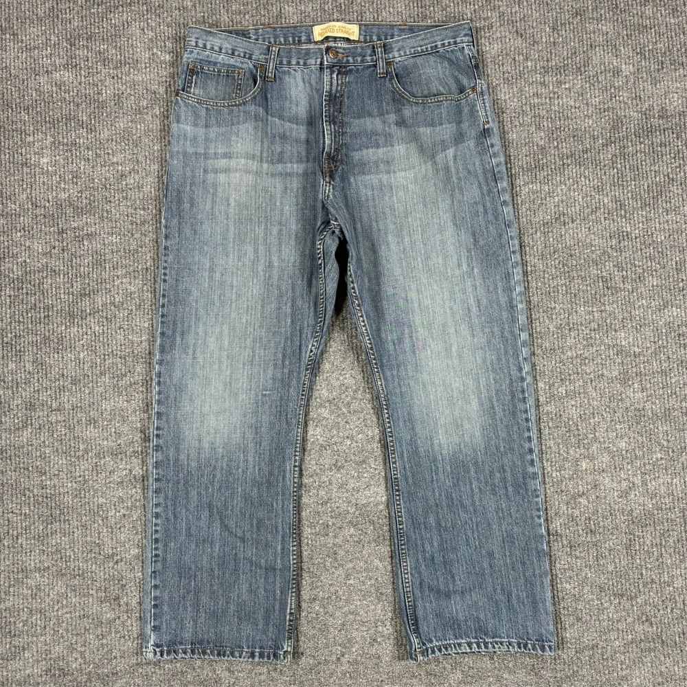 Wrangler Relaxed Straight Jeans Mens Size 38x30 Light Wash Denim Cotton Mid Rise